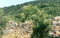  Остатки крепостной стены 